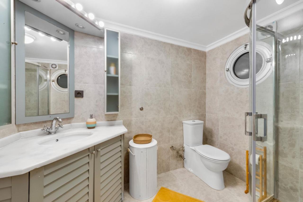 Апартаменты Modern Flat In The Heart Of Стамбул Экстерьер фото