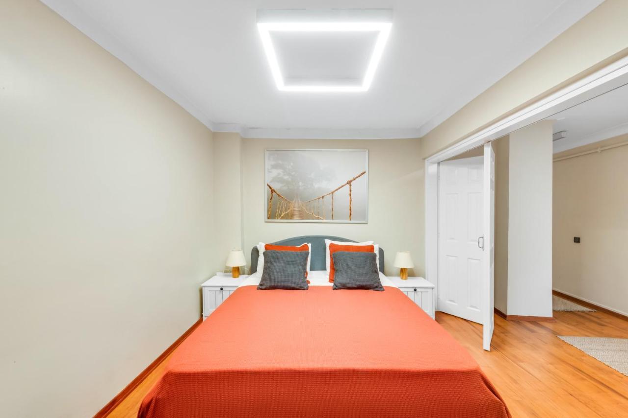 Апартаменты Modern Flat In The Heart Of Стамбул Экстерьер фото